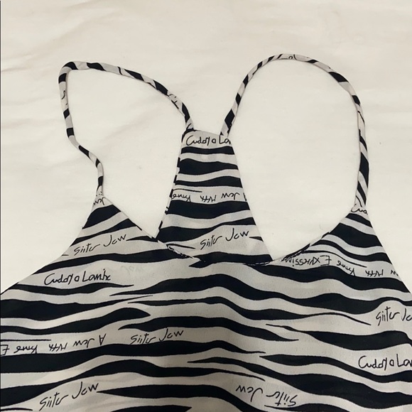 Zebra Patterned Top - Picture 3 of 3